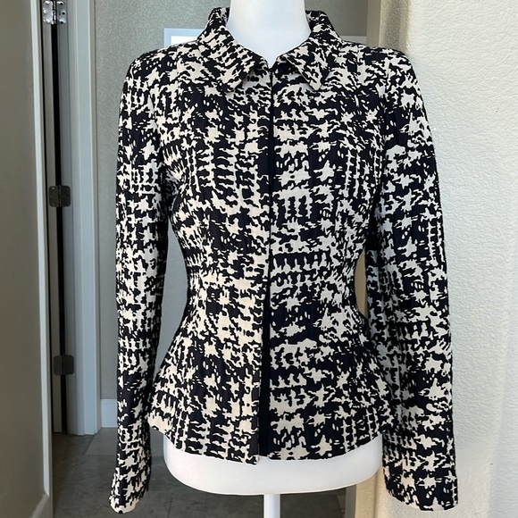 Carolina Herrera Jackets & Blazers - Carolina Herrera Black and White Patterned Blazer Jacket